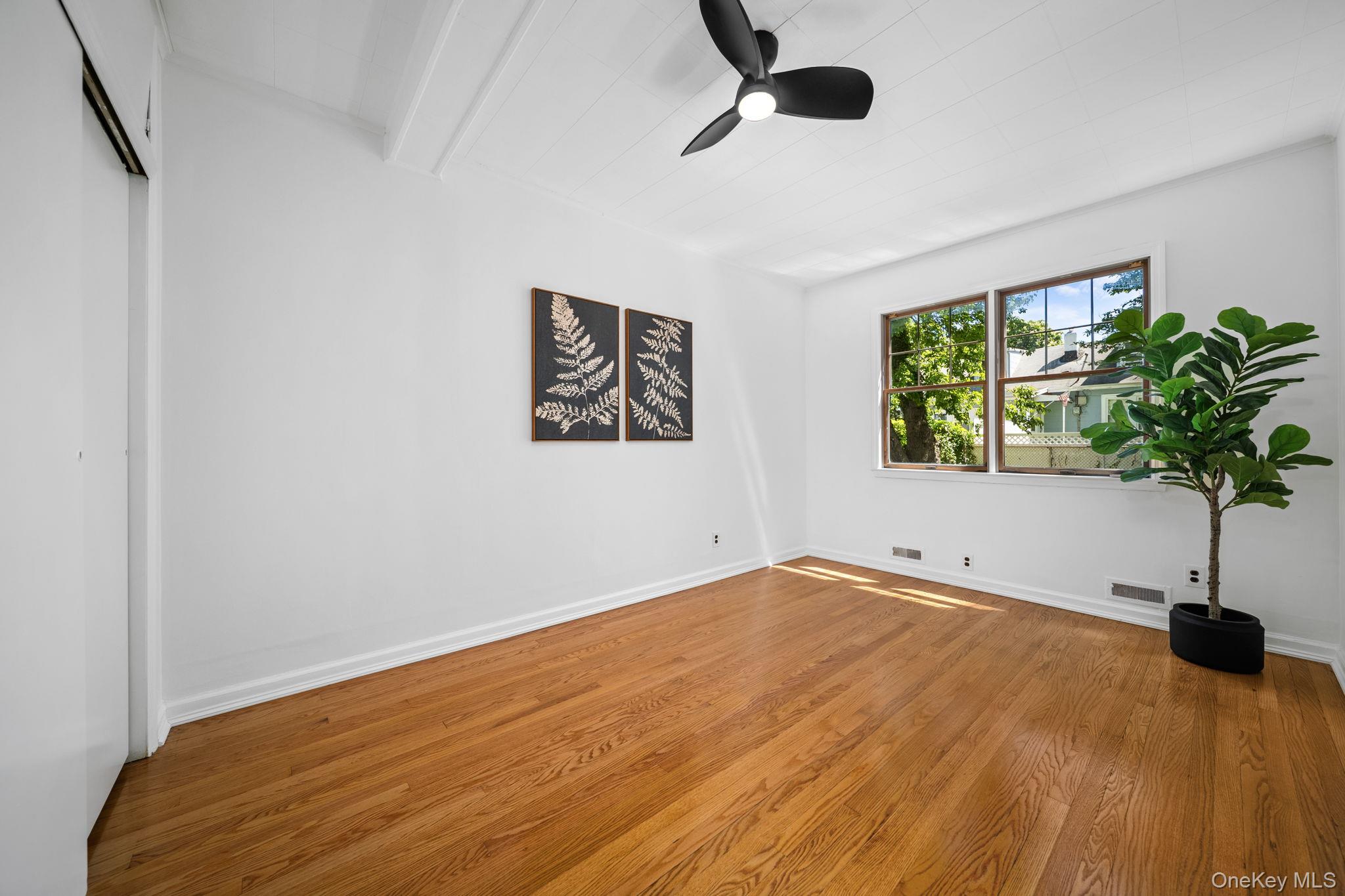 25 Bay Street, Bronx, NY 10464