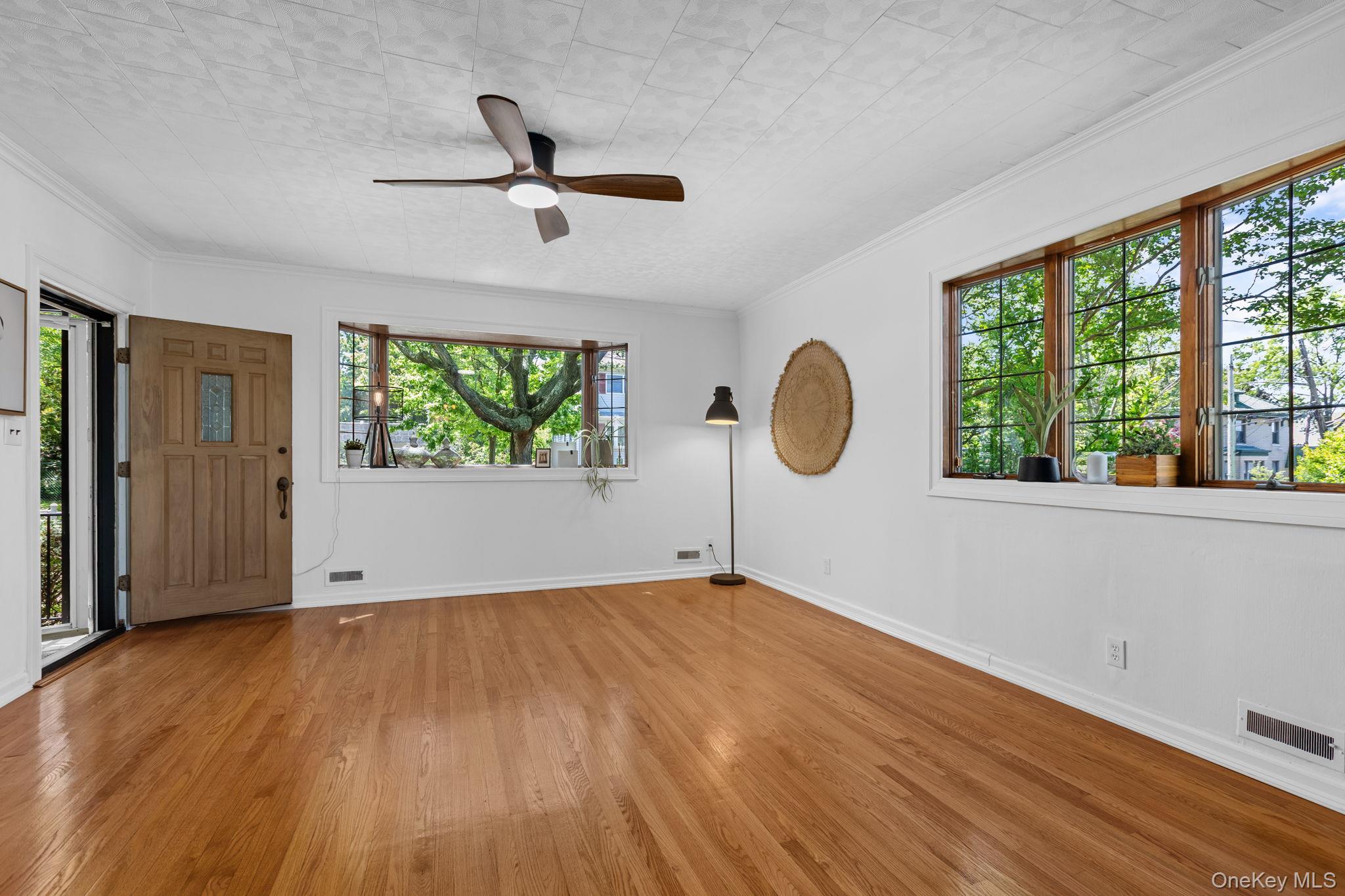 25 Bay Street, Bronx, NY 10464