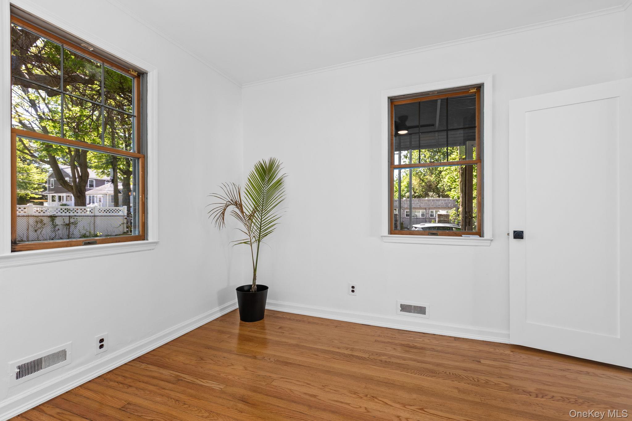 25 Bay Street, Bronx, NY 10464