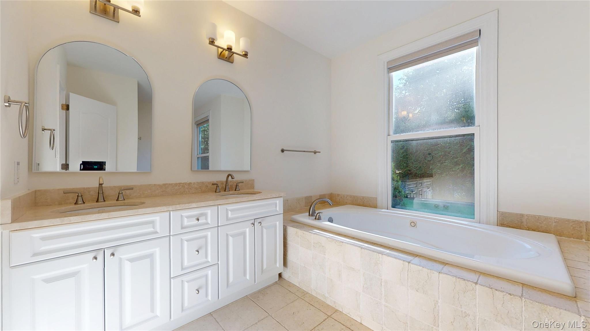 636 Hands Creek Road, East Hampton, NY 11937