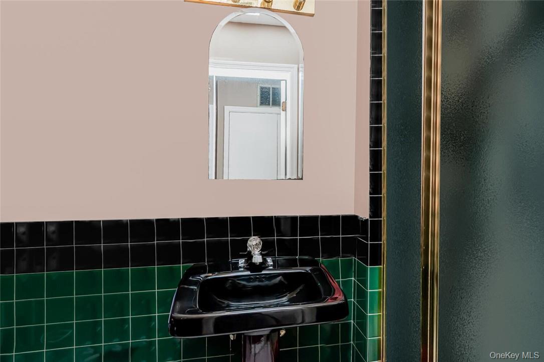 10 Nob Hill Drive, Elmsford, NY 10523