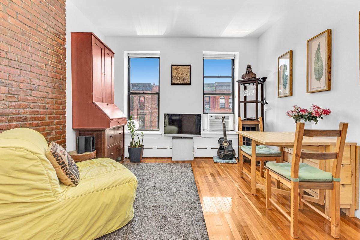 161 West 133rd Street, New York (Manhattan), NY 10030