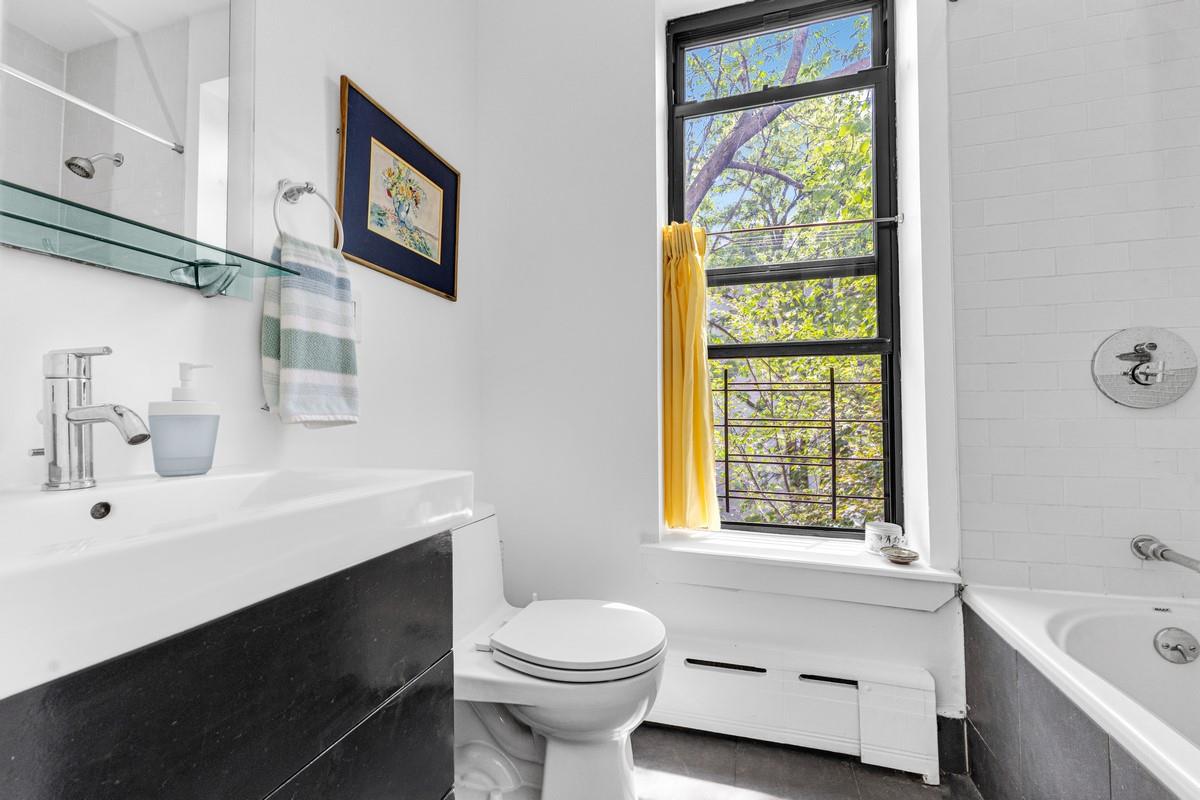 161 West 133rd Street, New York (Manhattan), NY 10030