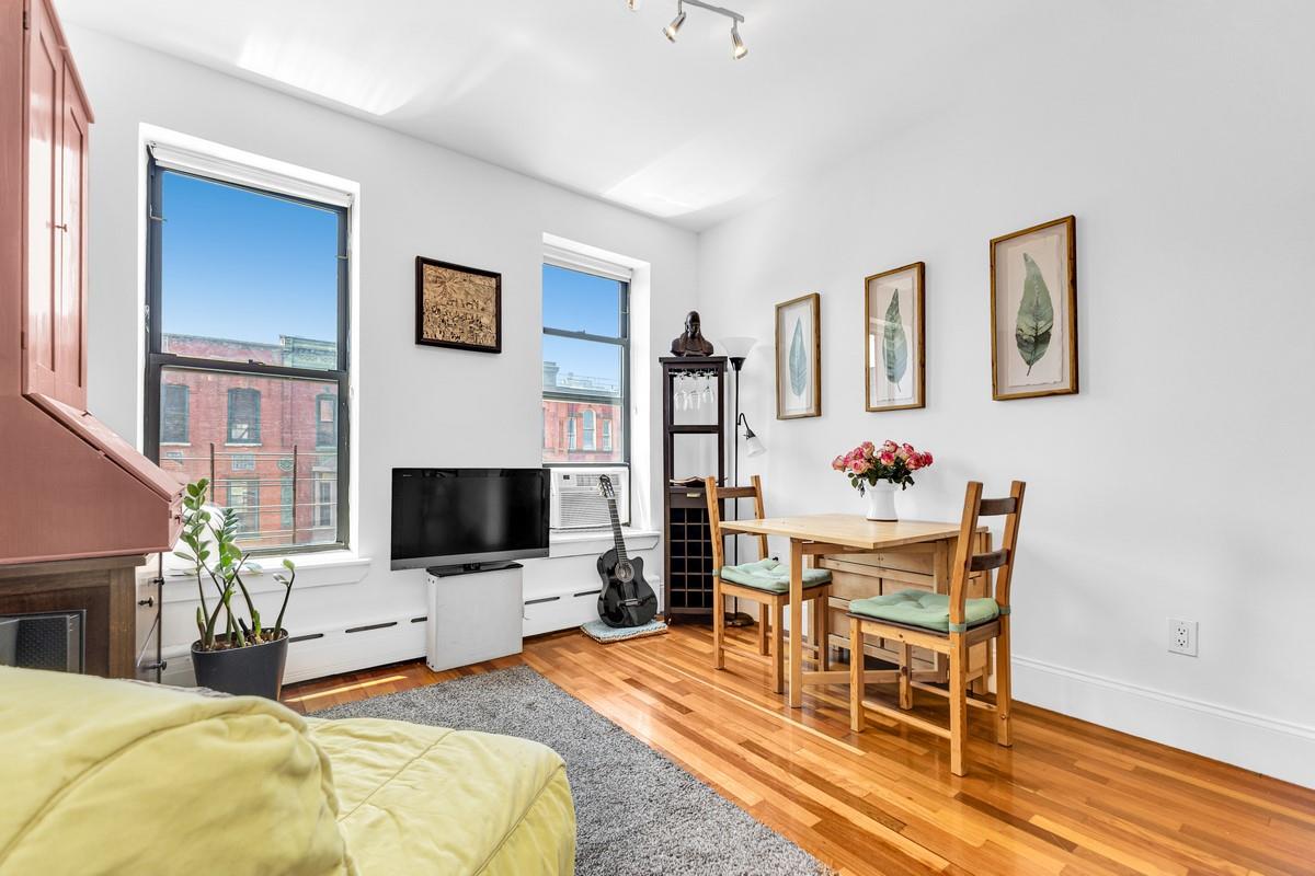161 West 133rd Street, New York (Manhattan), NY 10030