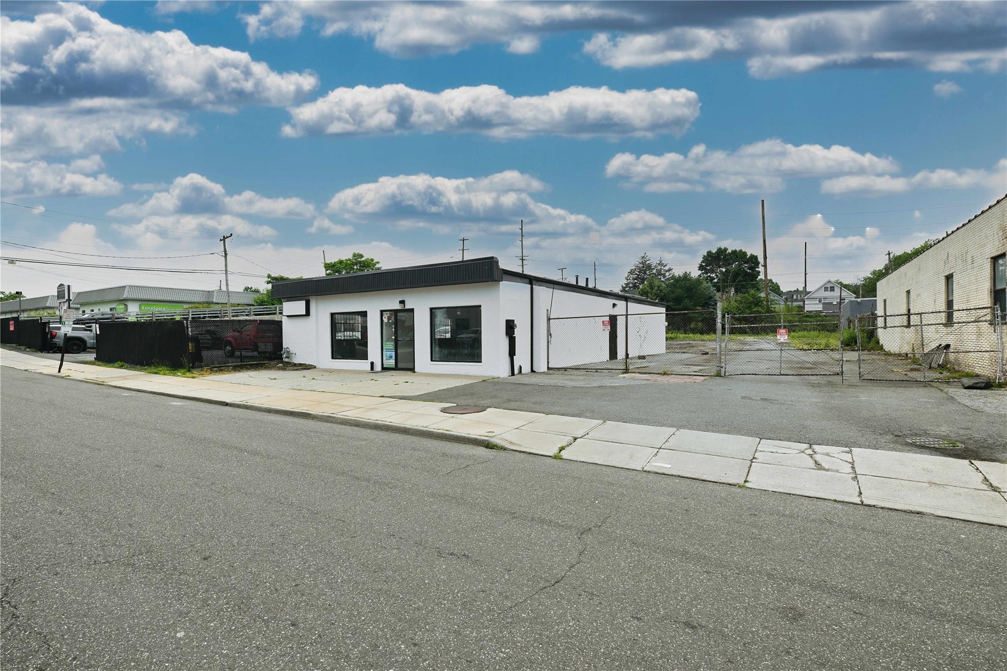 88 S Bayles Avenue, Port Washington, NY 11050