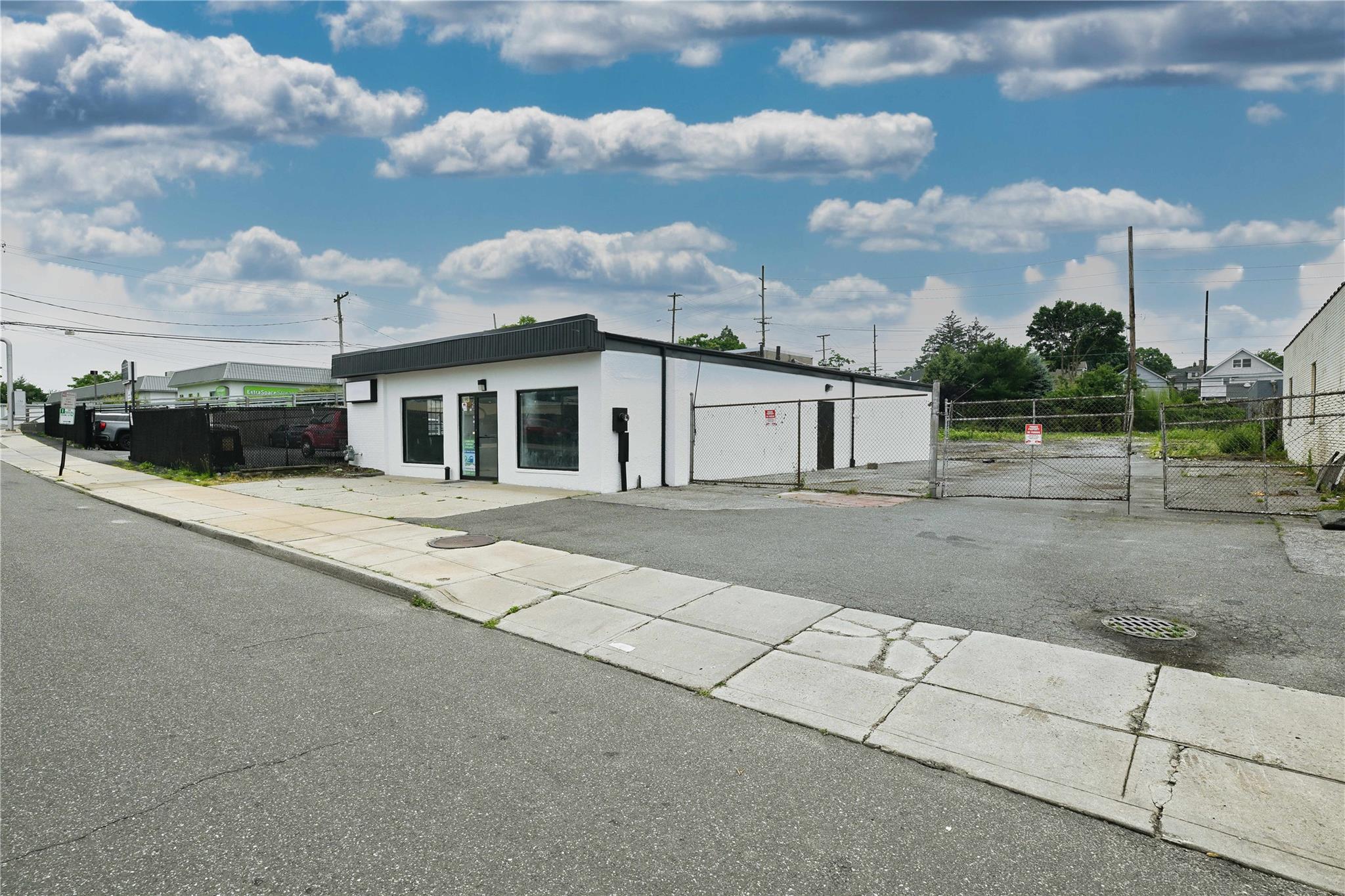 88 S Bayles Avenue, Port Washington, NY 11050