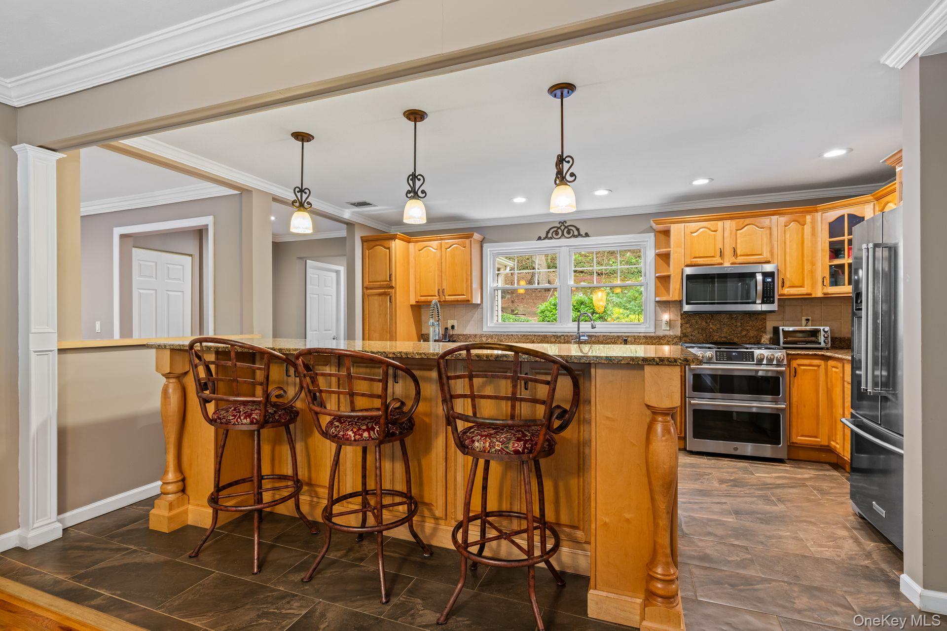 128 Cove Road, Huntington, NY 11743