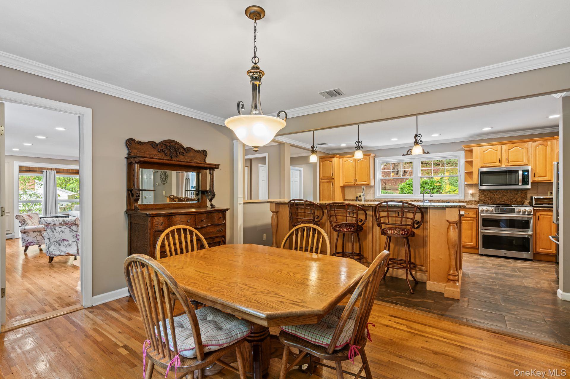 128 Cove Road, Huntington, NY 11743