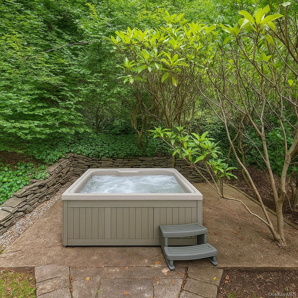 128 Cove Road, Huntington, NY 11743