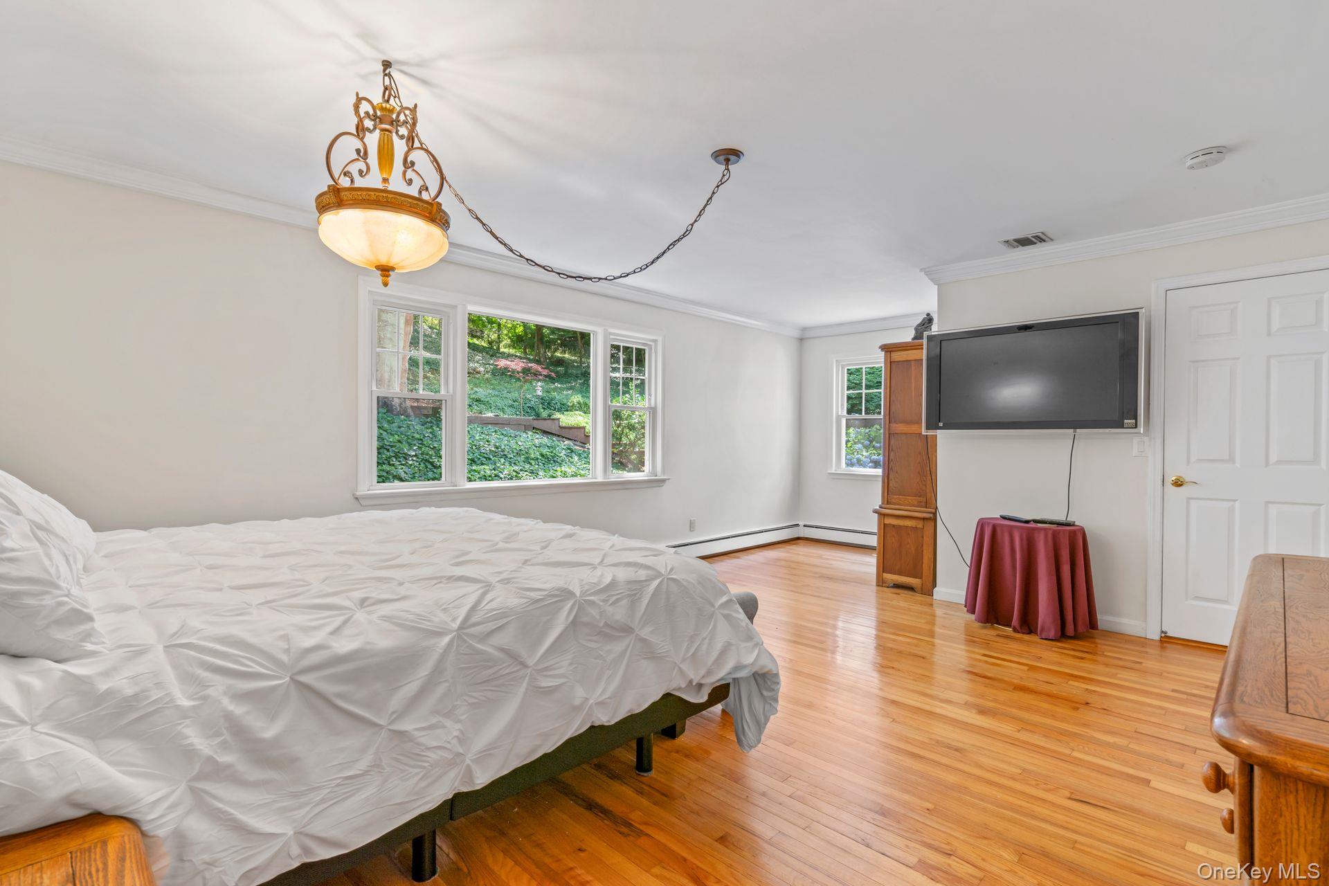 128 Cove Road, Huntington, NY 11743