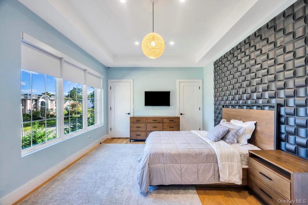 50 Gristmill Lane, Great Neck, NY 11023