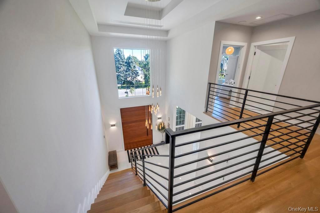 50 Gristmill Lane, Great Neck, NY 11023