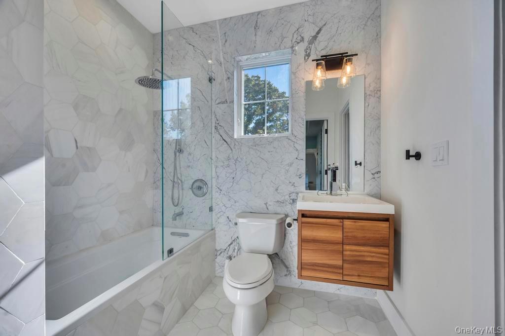 50 Gristmill Lane, Great Neck, NY 11023