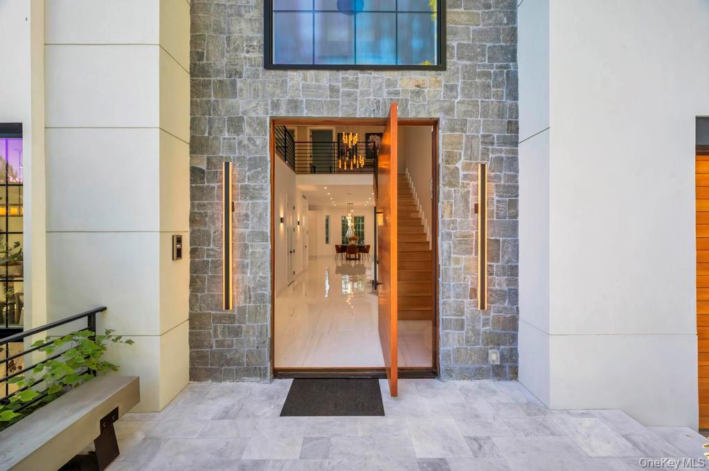 50 Gristmill Lane, Great Neck, NY 11023