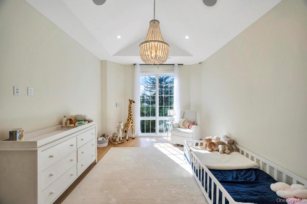 50 Gristmill Lane, Great Neck, NY 11023