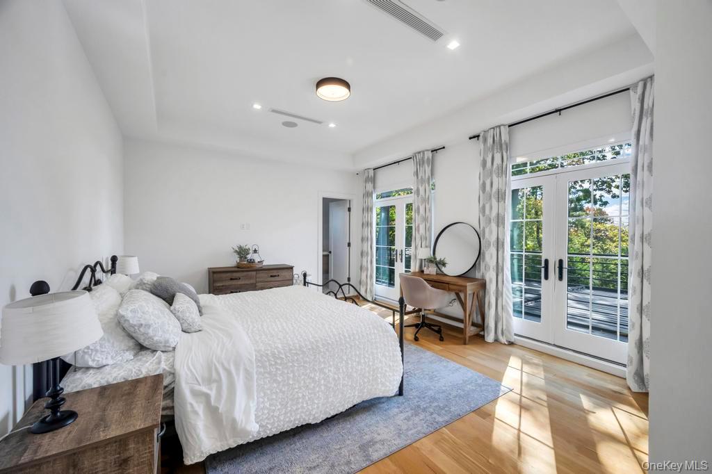 50 Gristmill Lane, Great Neck, NY 11023