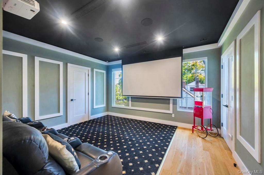 50 Gristmill Lane, Great Neck, NY 11023