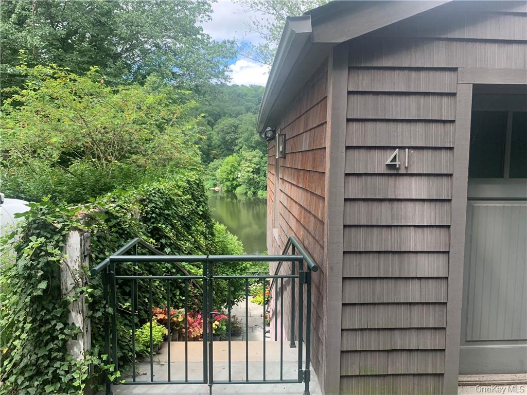 41 Lake Drive # Unit #B, Lake Peekskill, NY 10537