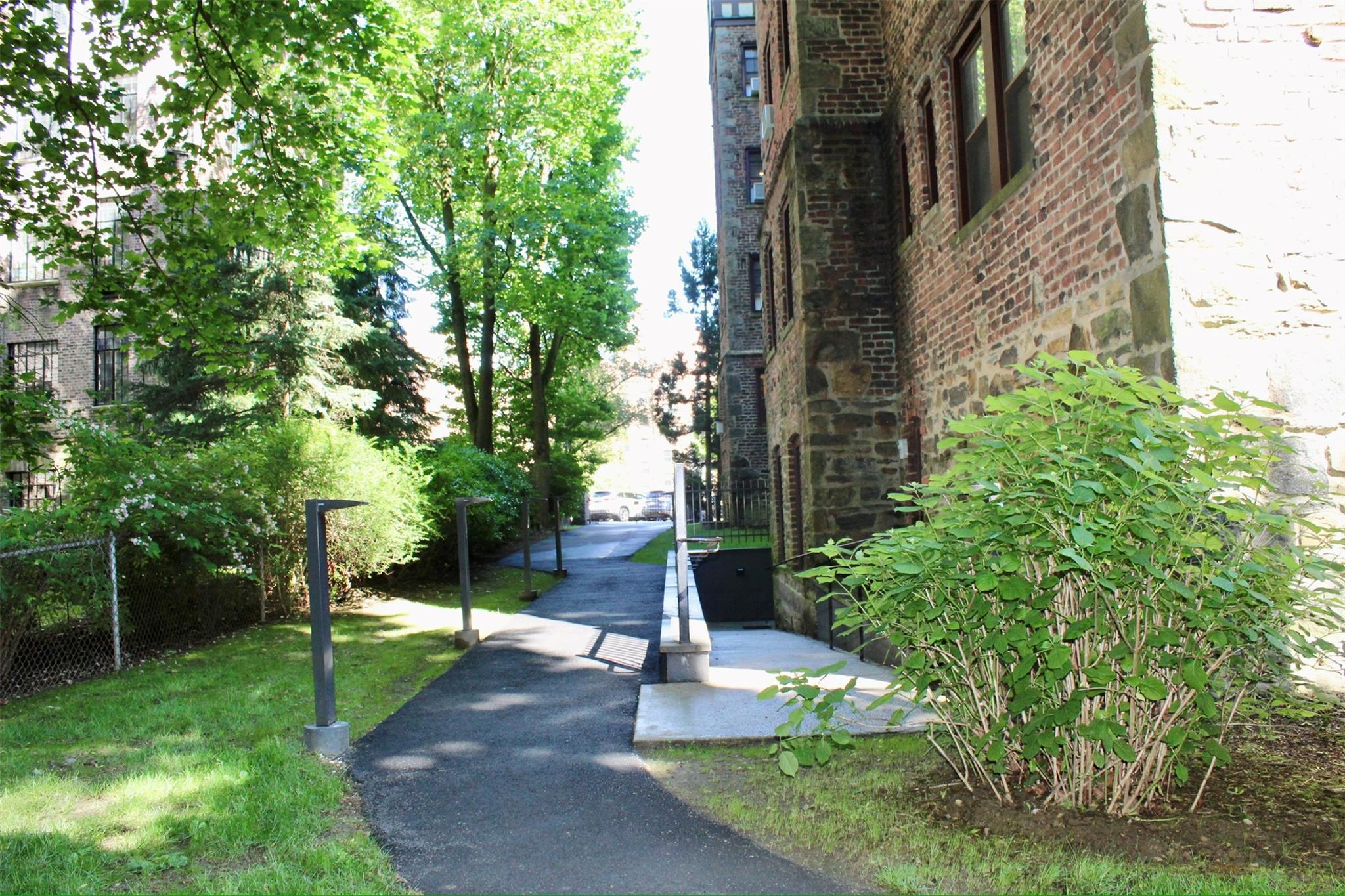 209 Garth Road # 1K, Scarsdale, NY 10583