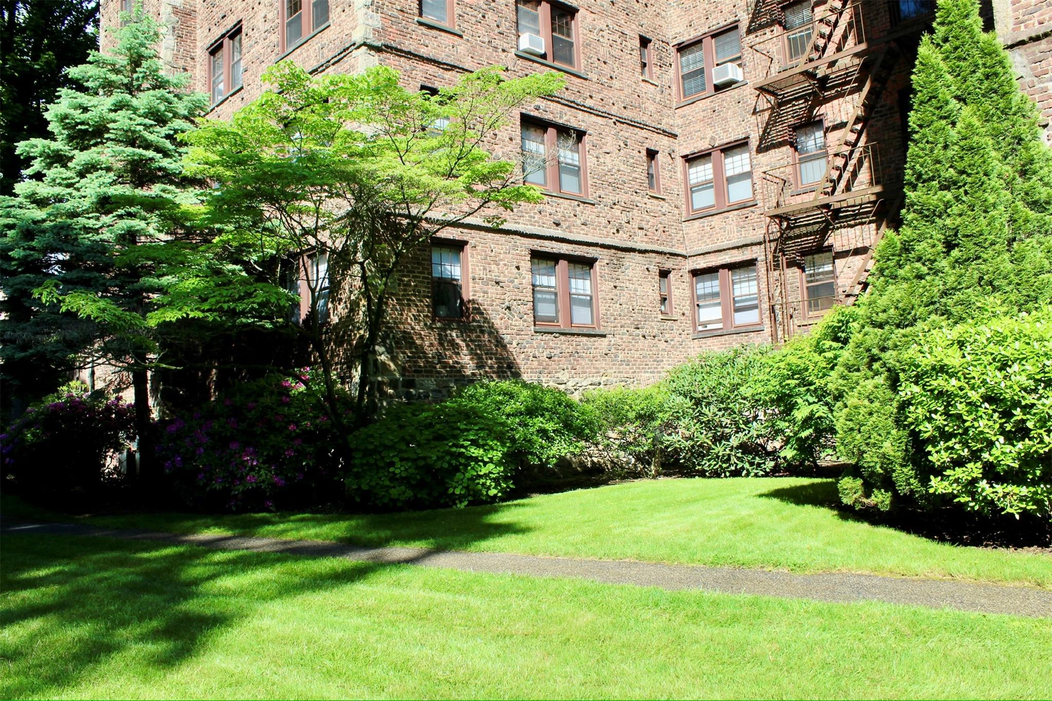 209 Garth Road # 1K, Scarsdale, NY 10583