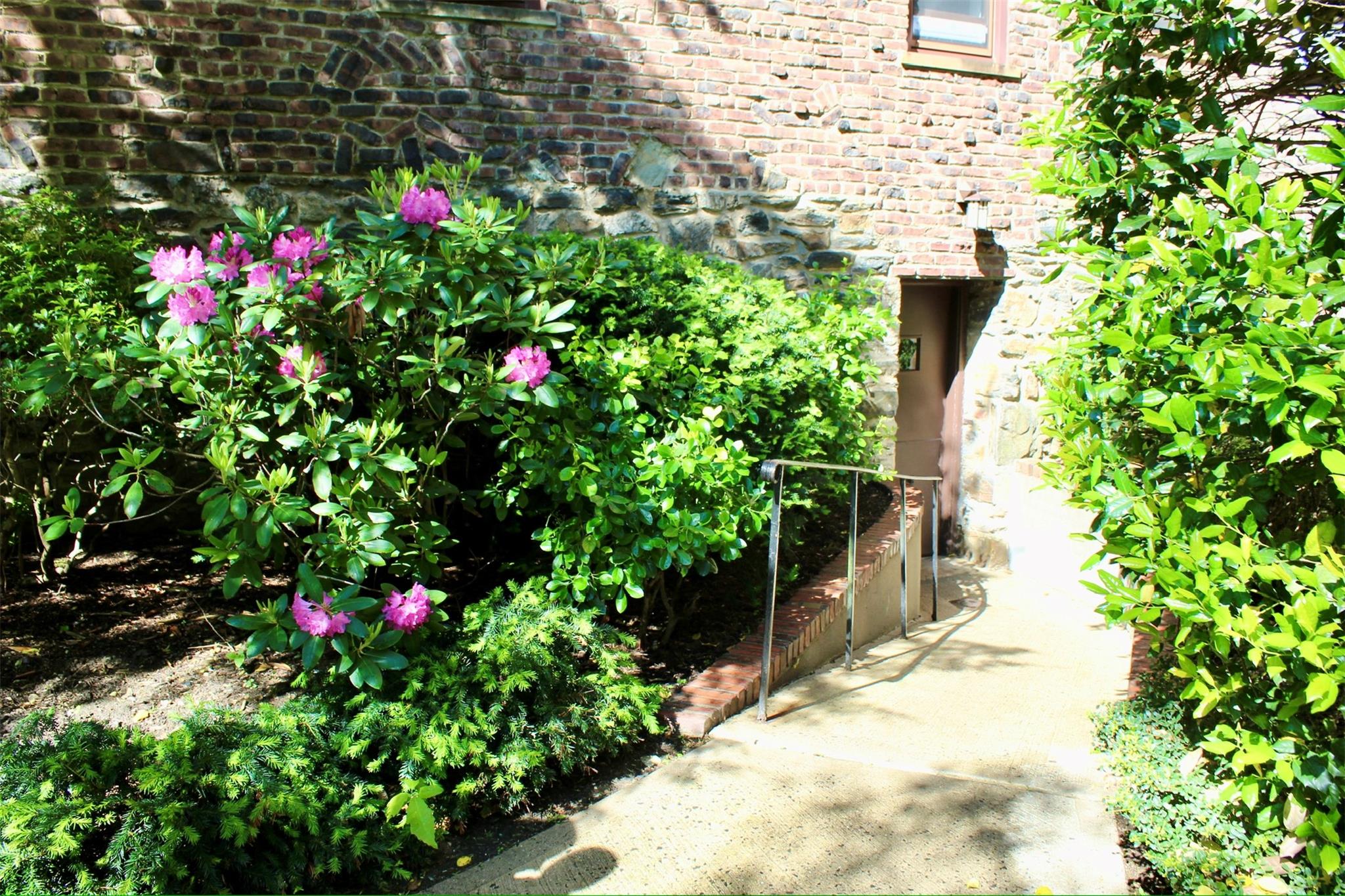 209 Garth Road # 1K, Scarsdale, NY 10583