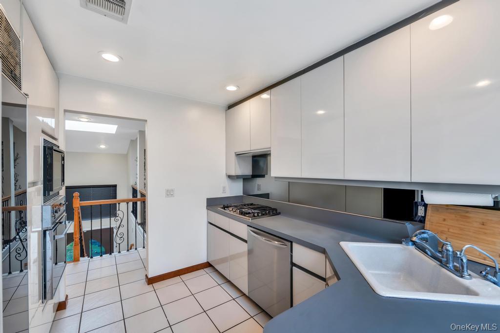 4 Bridle Court, Northport, NY 11768