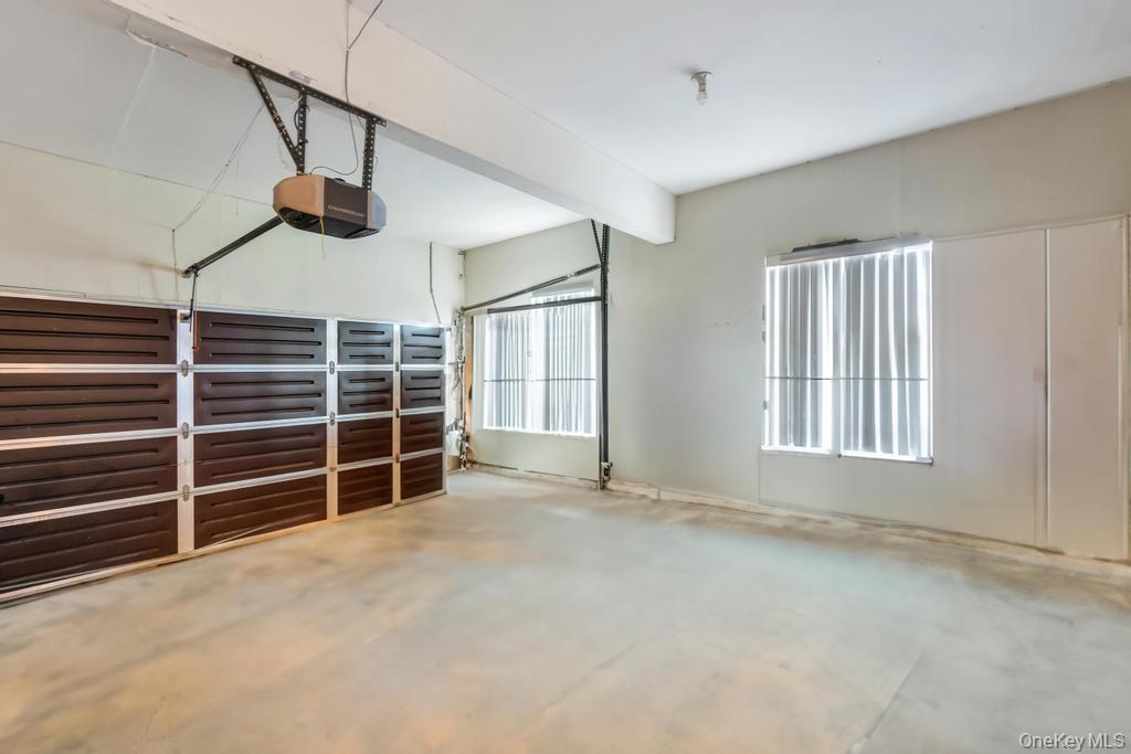 4 Bridle Court, Northport, NY 11768