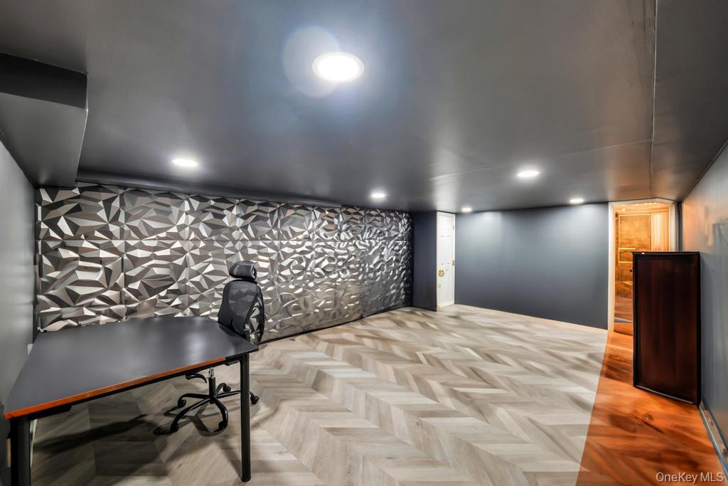 4 Bridle Court, Northport, NY 11768