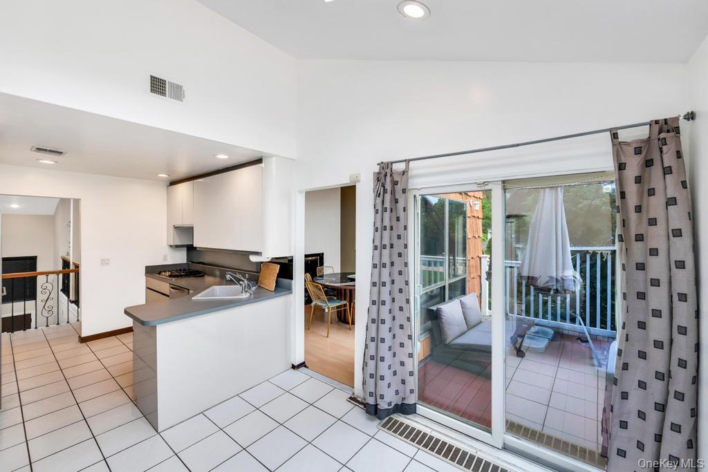 4 Bridle Court, Northport, NY 11768