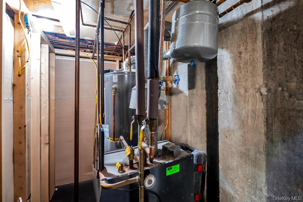 4 Bridle Court, Northport, NY 11768