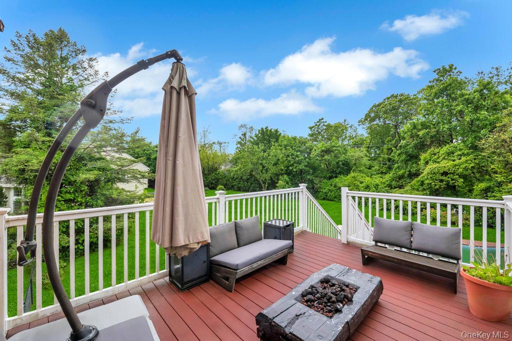 4 Bridle Court, Northport, NY 11768