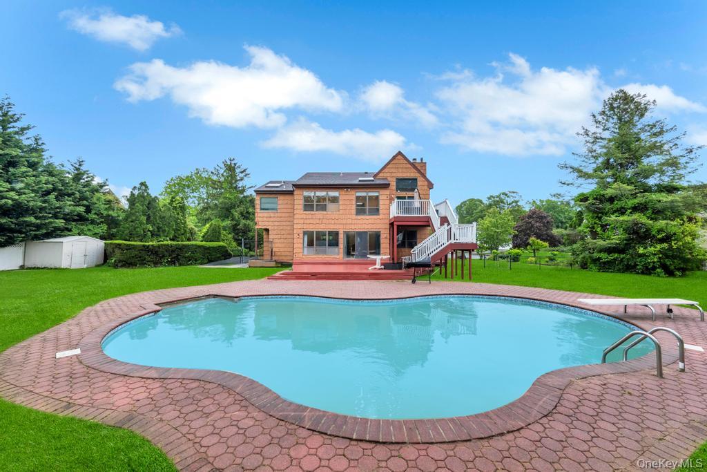 4 Bridle Court, Northport, NY 11768