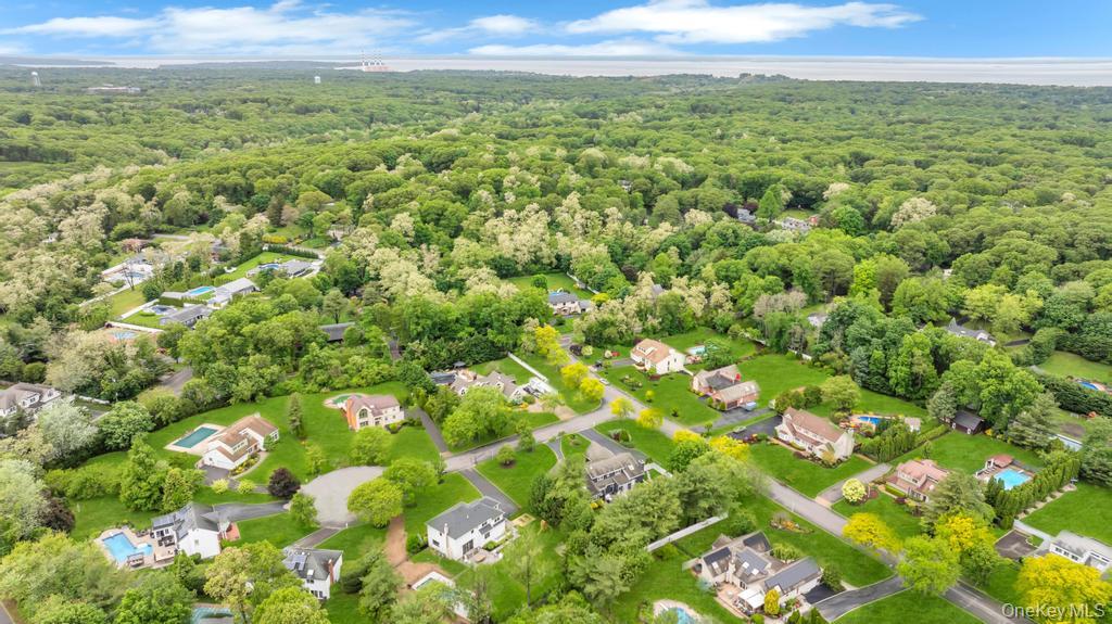 4 Bridle Court, Northport, NY 11768