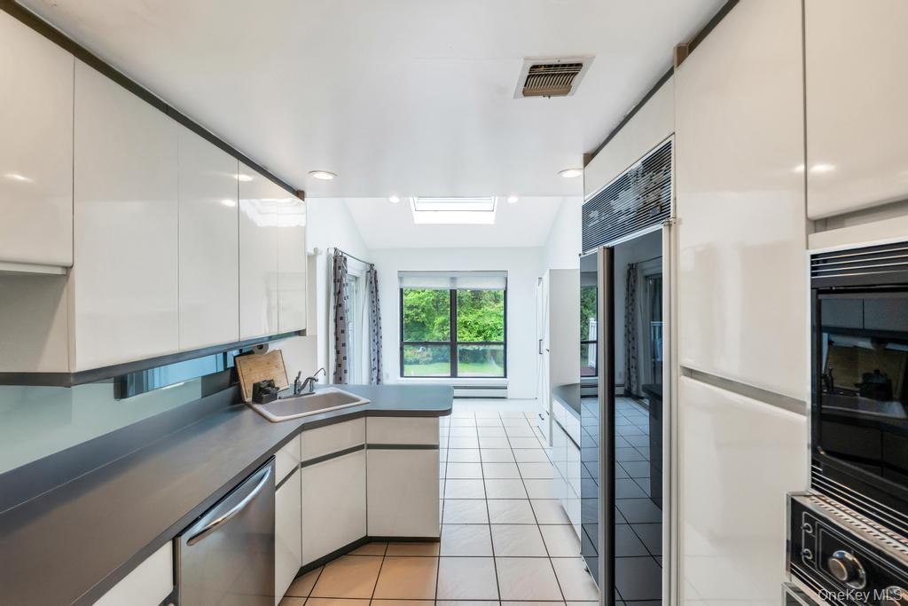 4 Bridle Court, Northport, NY 11768