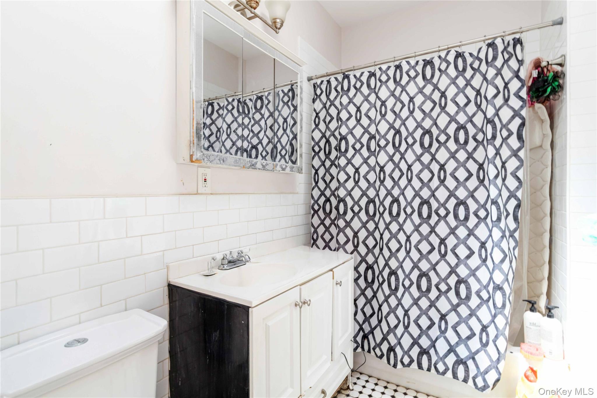 806 New Jersey Avenue, Brooklyn, NY 11207