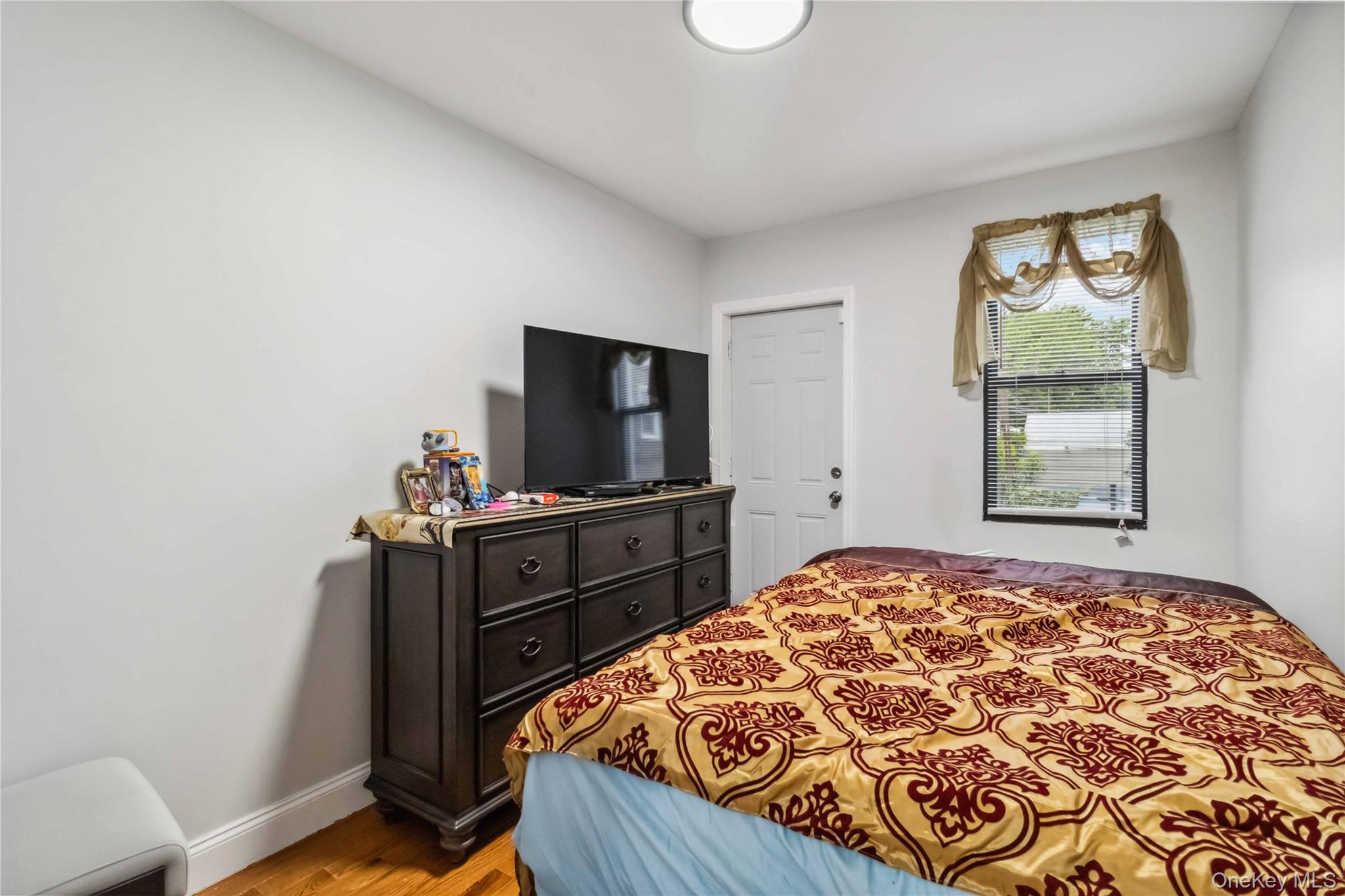 987 Pierce Avenue, Bronx, NY 10462