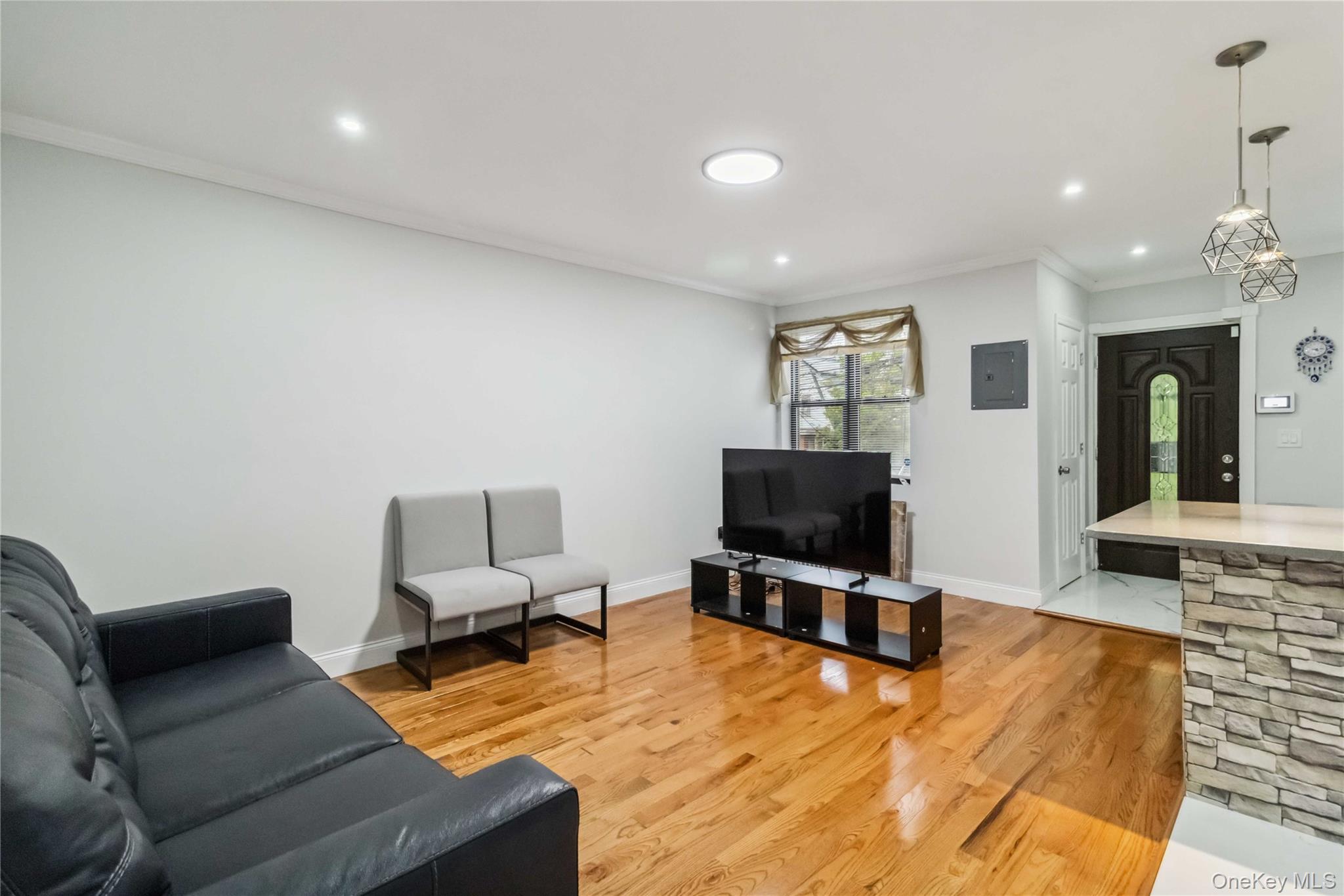 987 Pierce Avenue, Bronx, NY 10462