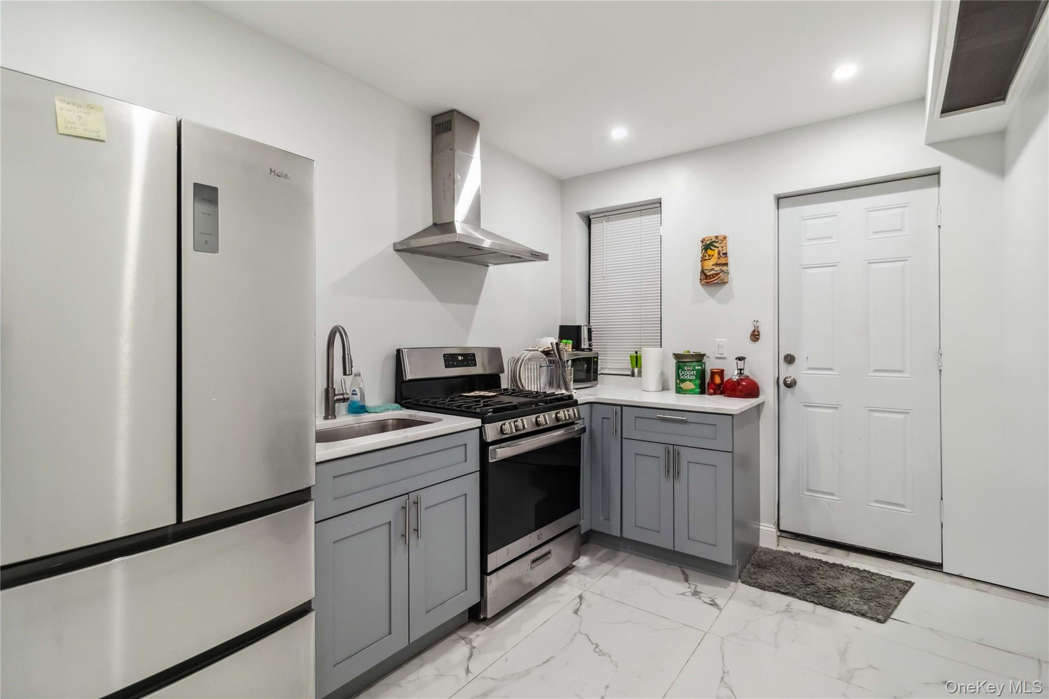 987 Pierce Avenue, Bronx, NY 10462