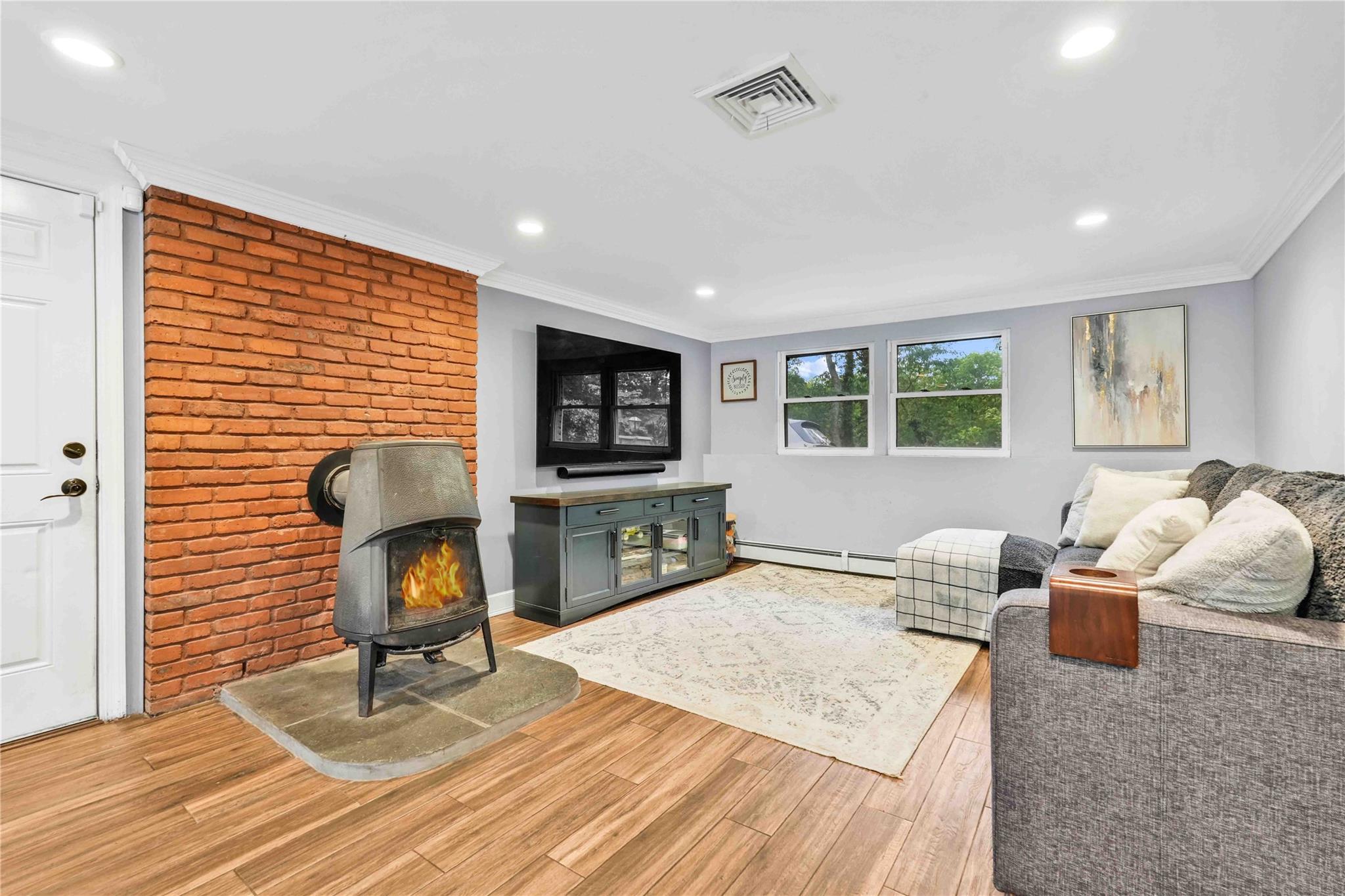 69 Bankside Drive, Centerport, NY 11721