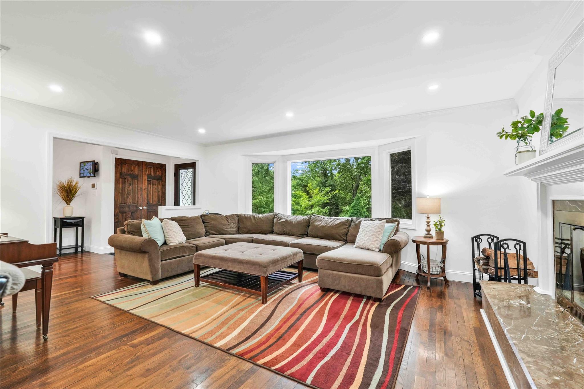 69 Bankside Drive, Centerport, NY 11721