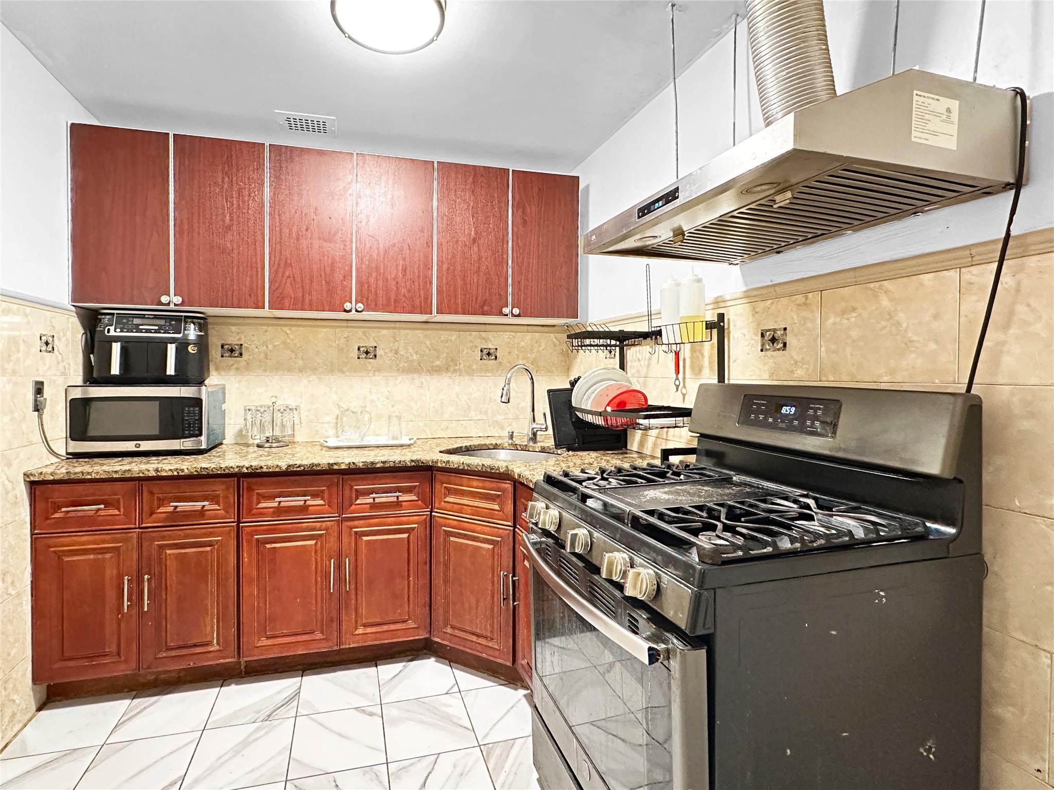 8006 47th Avenue # 5A, Elmhurst, NY 11373