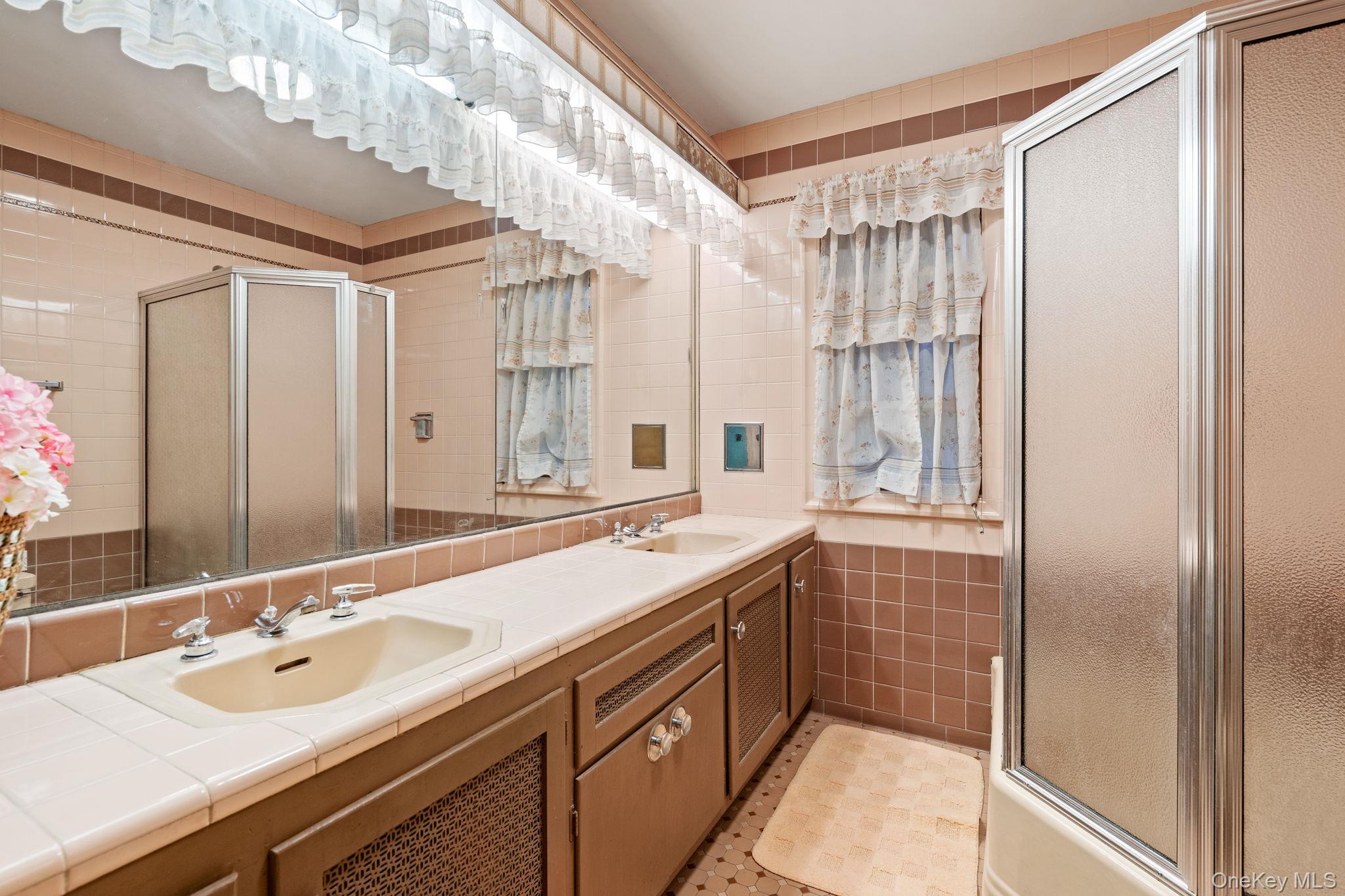 29 Maiden Lane, Port Jervis, NY 12771