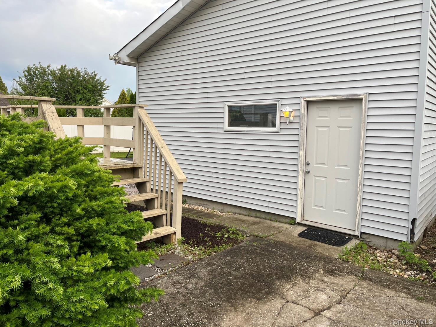 13 Reinhart Court, Melville, NY 11747