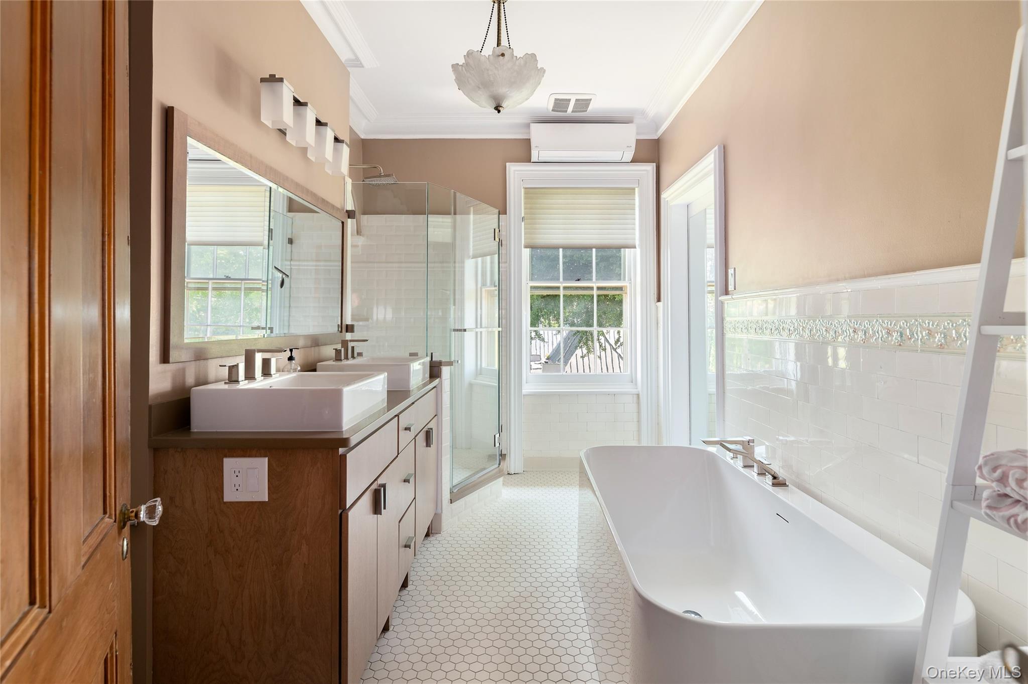 560 Grand Avenue, Balmville, NY 12550