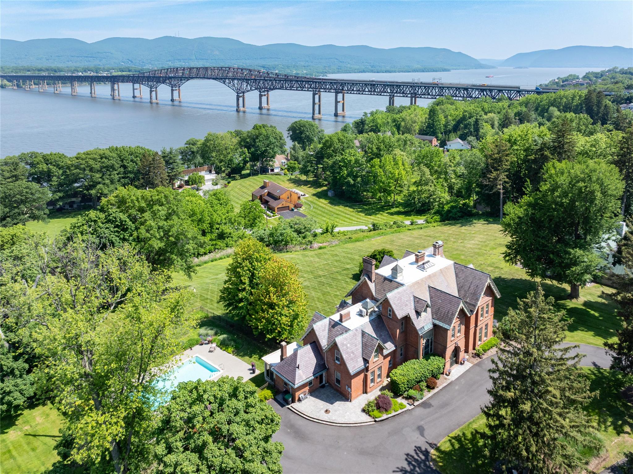 560 Grand Avenue, Newburgh, NY 12550