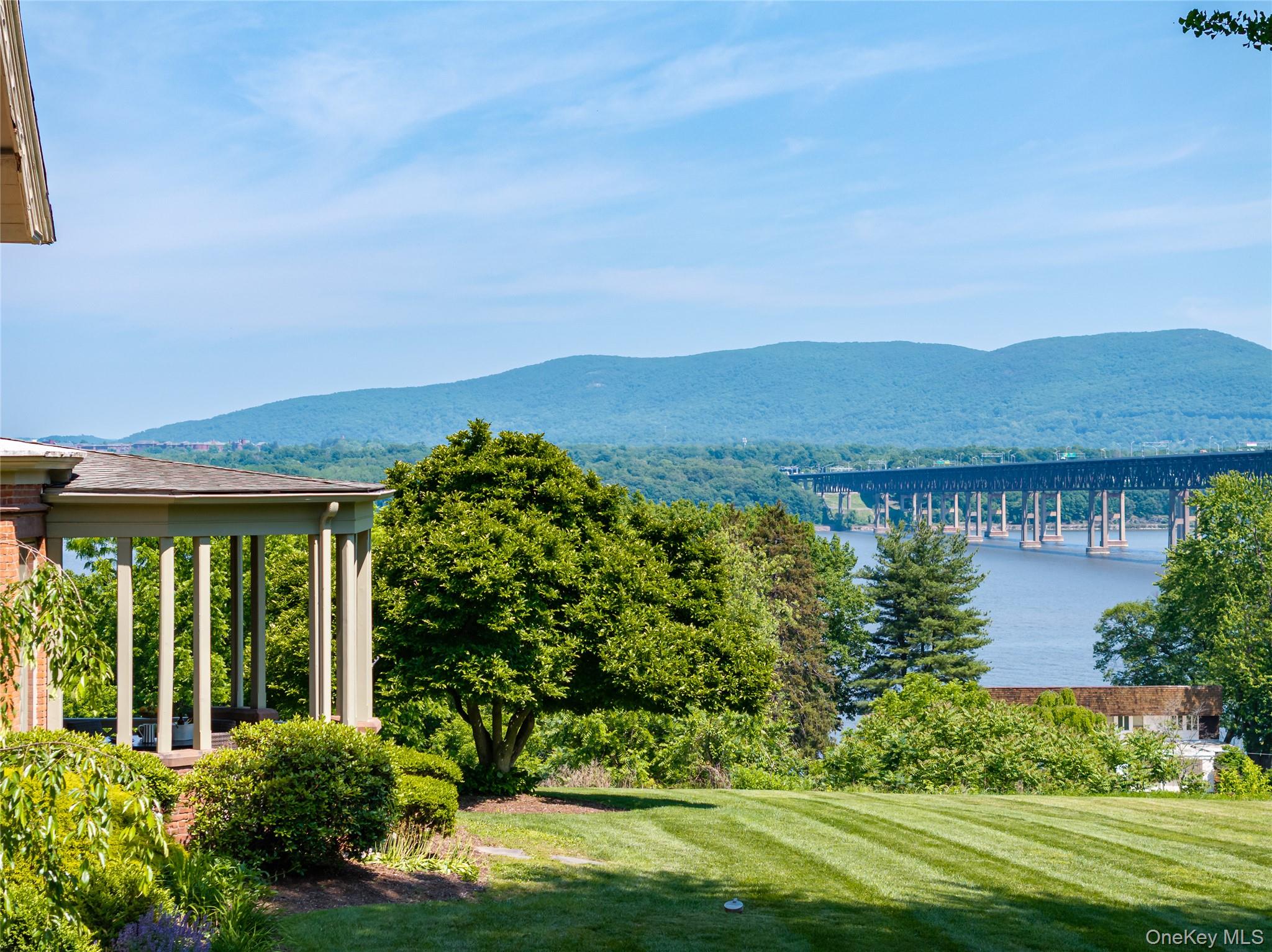 560 Grand Avenue, Balmville, NY 12550