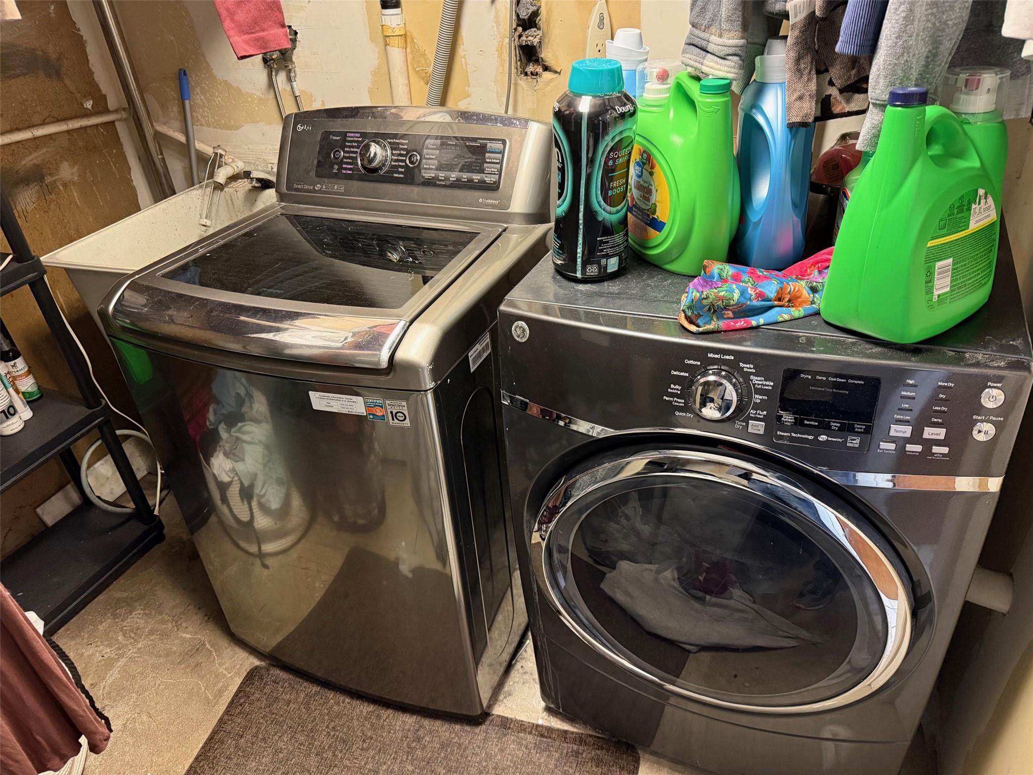 27 Pandora Drive, Brentwood, NY 11717