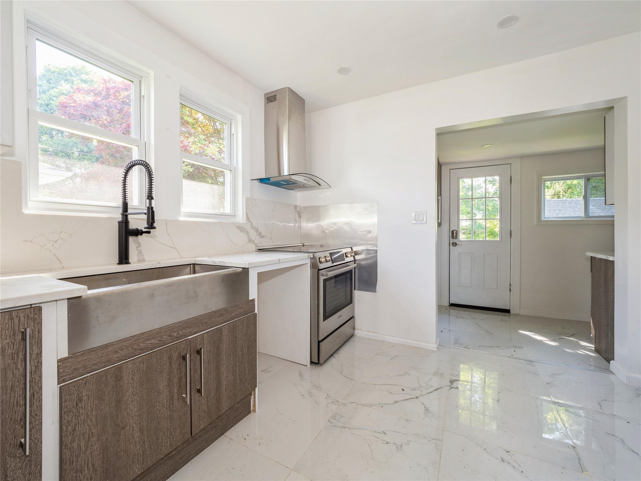 34 Woodland Avenue, Poughkeepsie, NY 12603