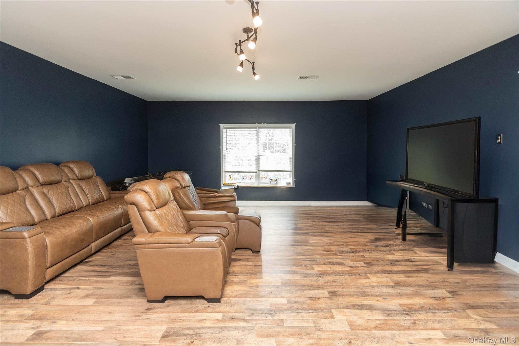 38 Panorama Drive, New Windsor, NY 12553