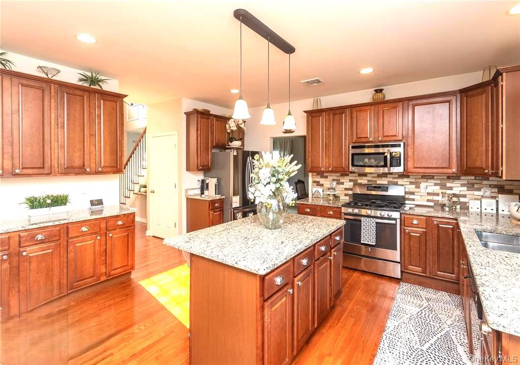 38 Panorama Drive, New Windsor, NY 12553